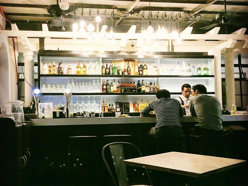 Hostel Tambayan Capsule & Bar *