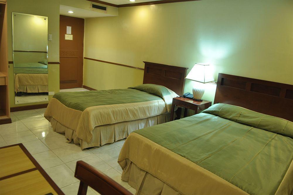 Hotel Garden Plaza And Manila