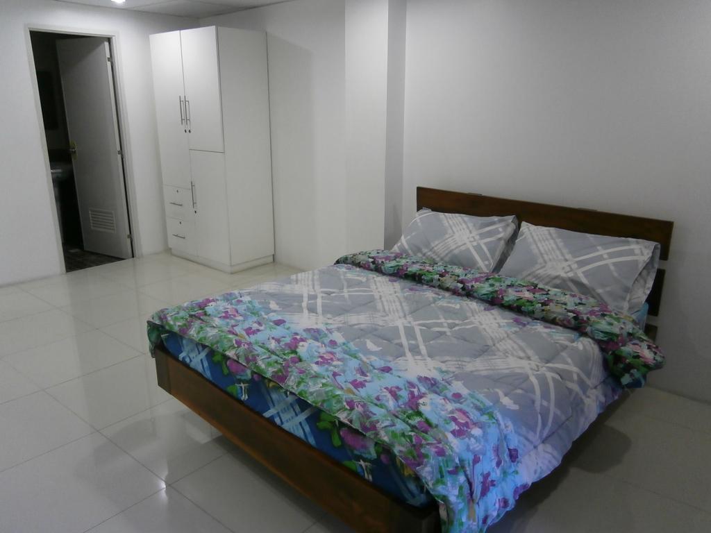 Hostel Just Beds Apartelle Manila