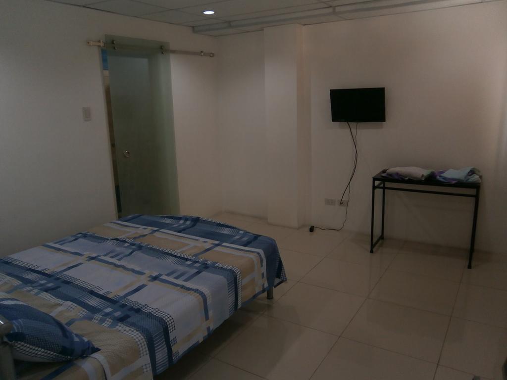 Just Beds Apartelle * Manila