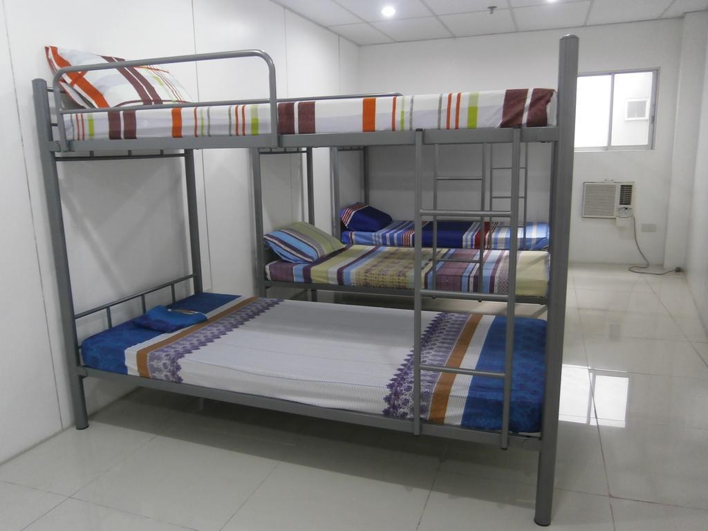 Hostel Just Beds Apartelle