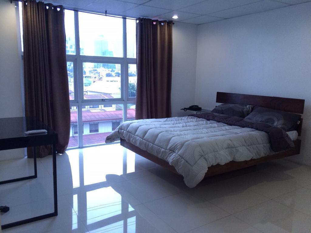 Just Beds Apartelle Hostel Manila