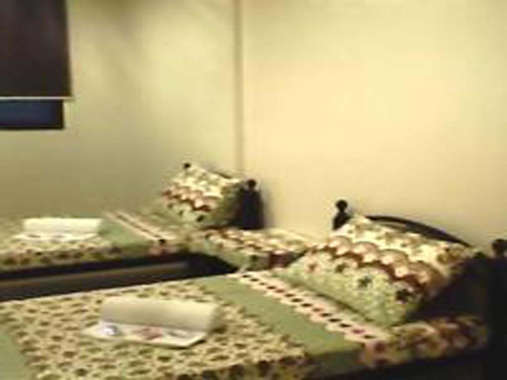 Albar Hotel *