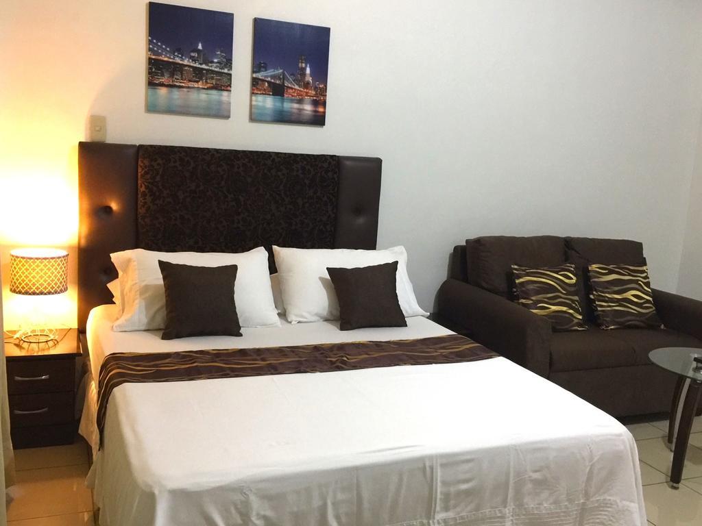 Mch Suites At Robinson's Place Residences Apartment *