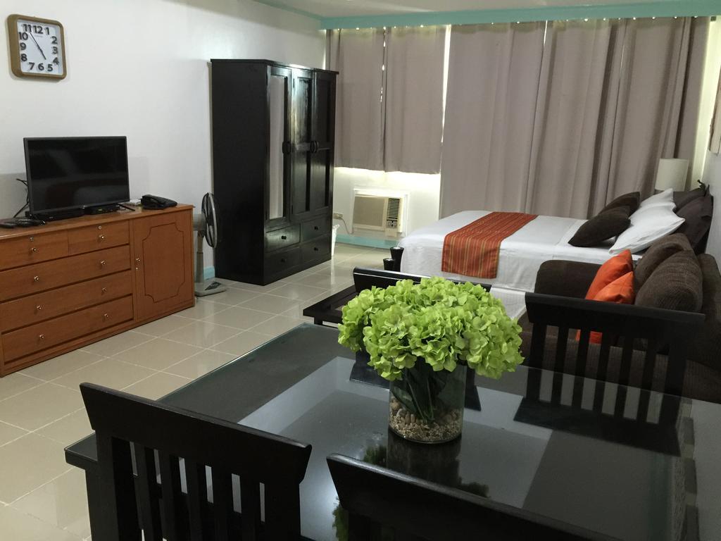 Mch Suites At Robinson's Place Residences Apartment