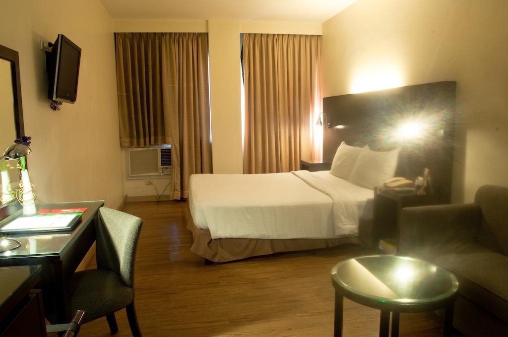Pearl Lane Hotel 2*