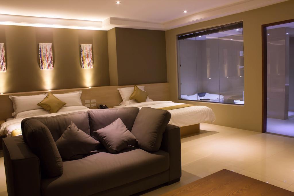 Dela Chambre Manila