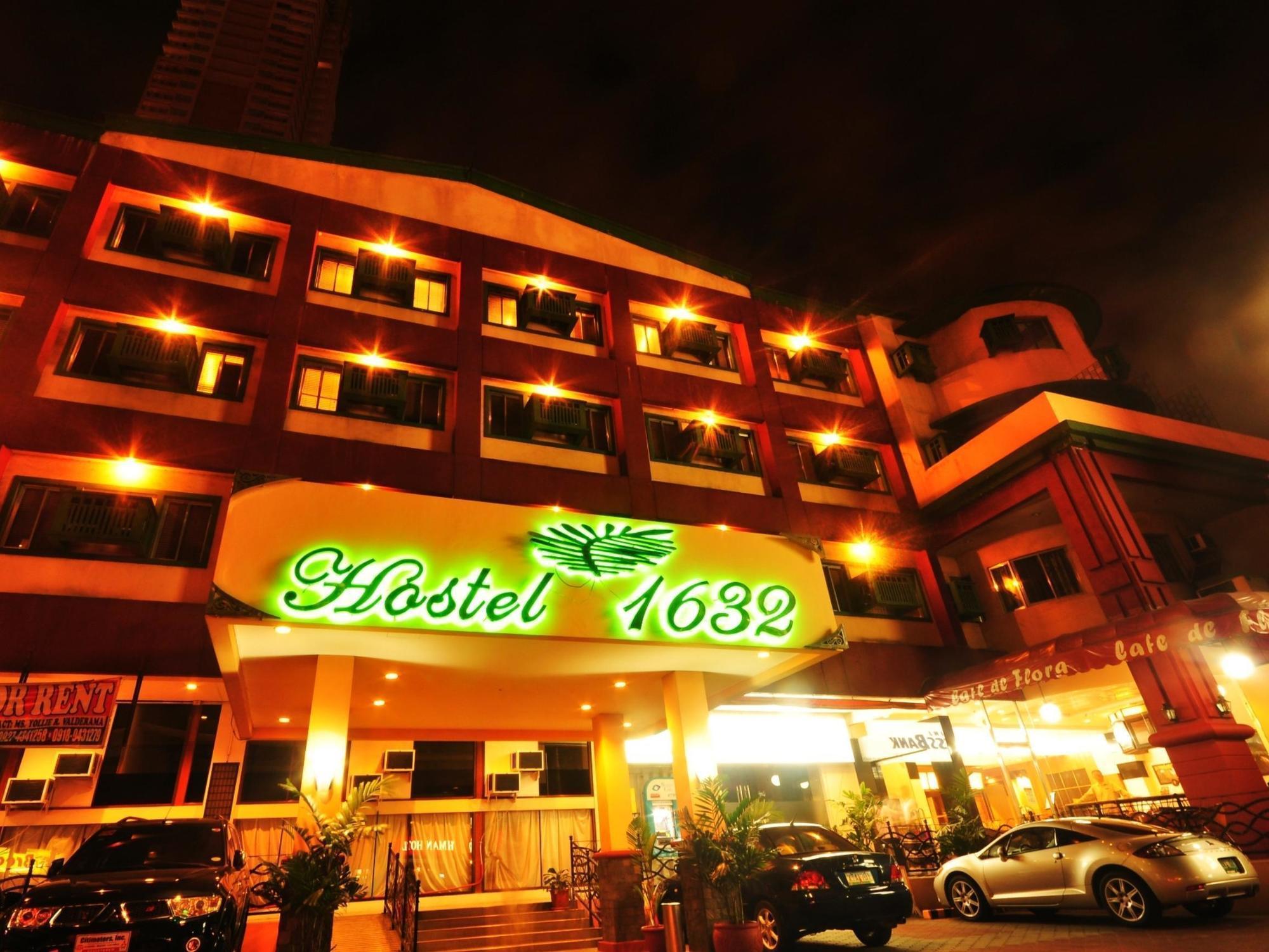 Hostel 1632 *