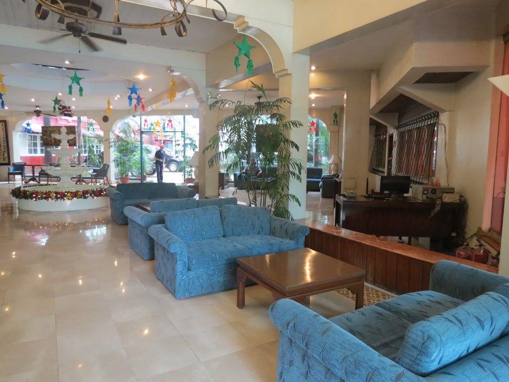 Garden Plaza And Hotel 3*