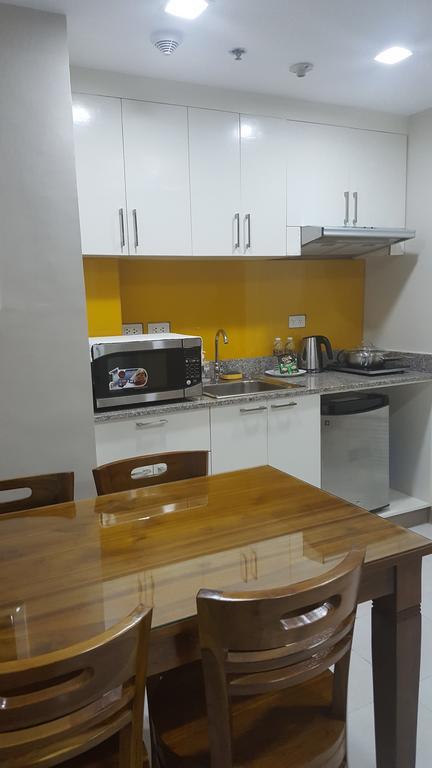 Suntrust Parkview Apartment Manila