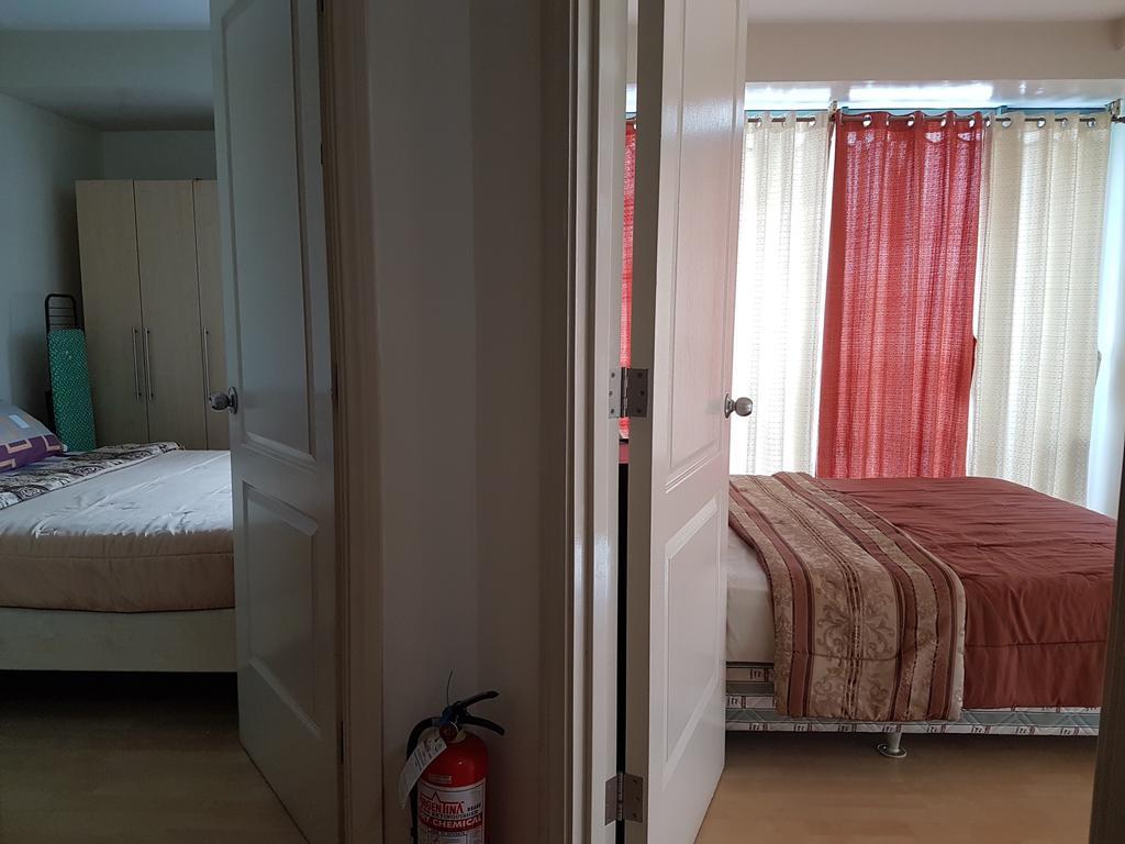 Ortigas 2 Bedroom Corner Unit With 2 Queen Across Shangrila *