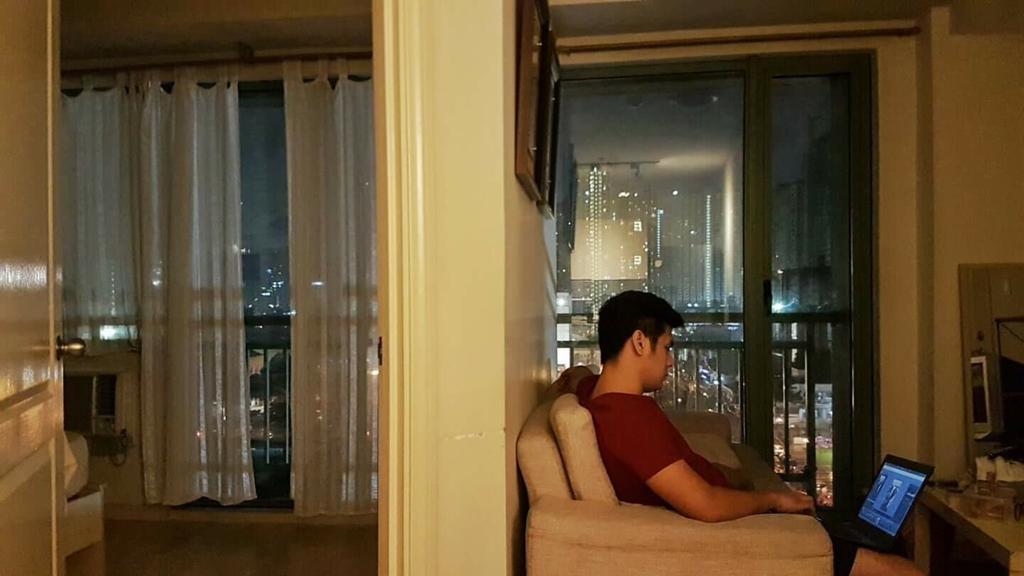 Apartment Ortigas 2 Bedroom Corner Unit With 2 Queen Across Shangrila *