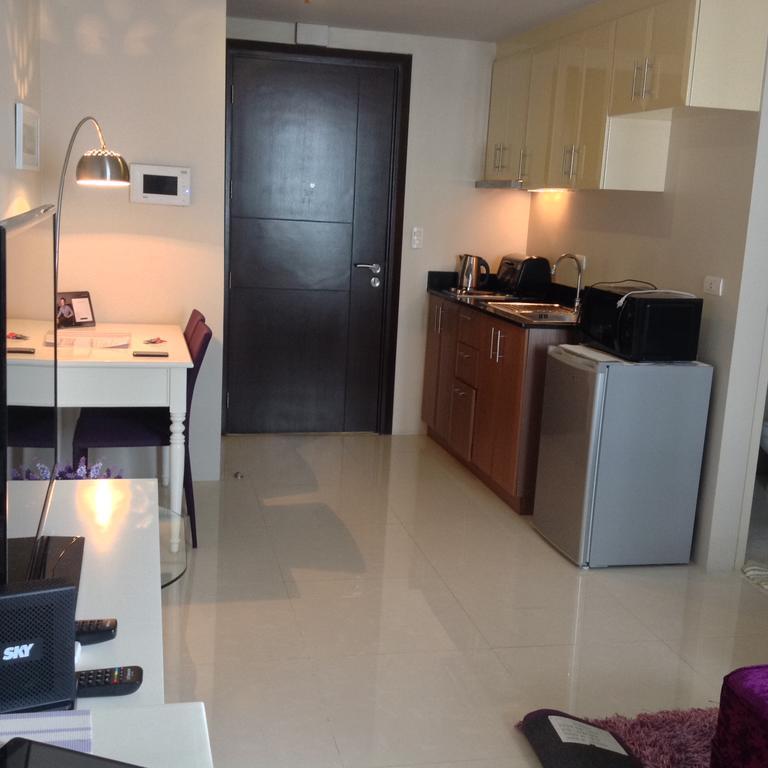 Palm Tree Villas By Ann Manila