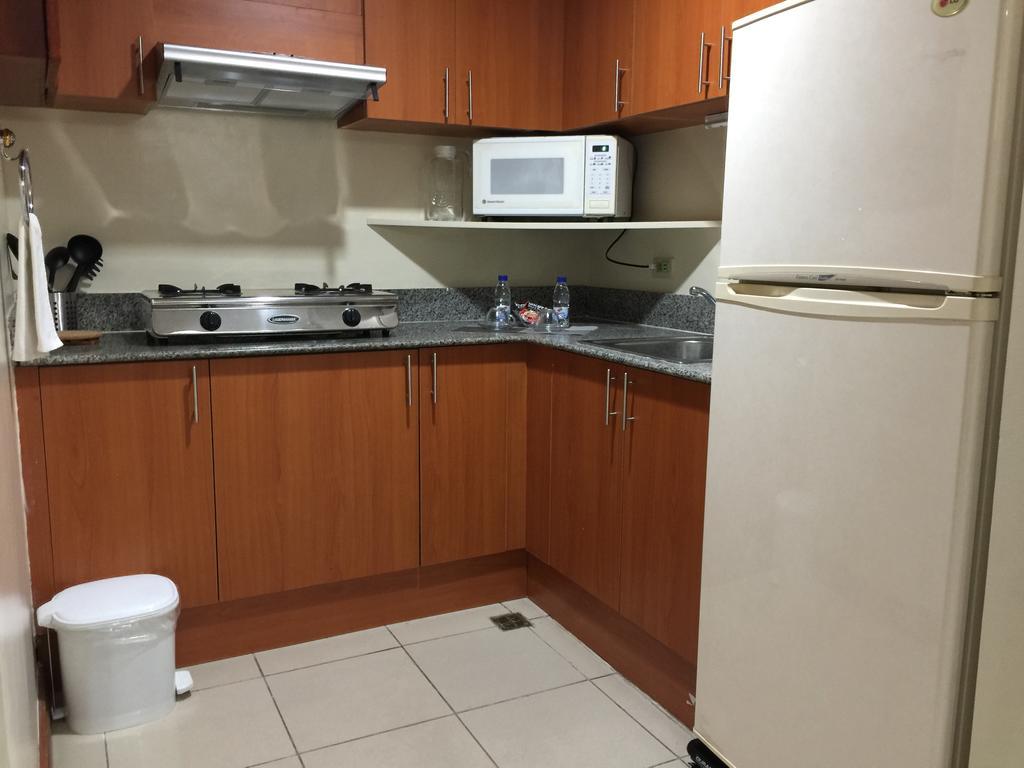 Mch Suites At Robinson's Place Residences *
