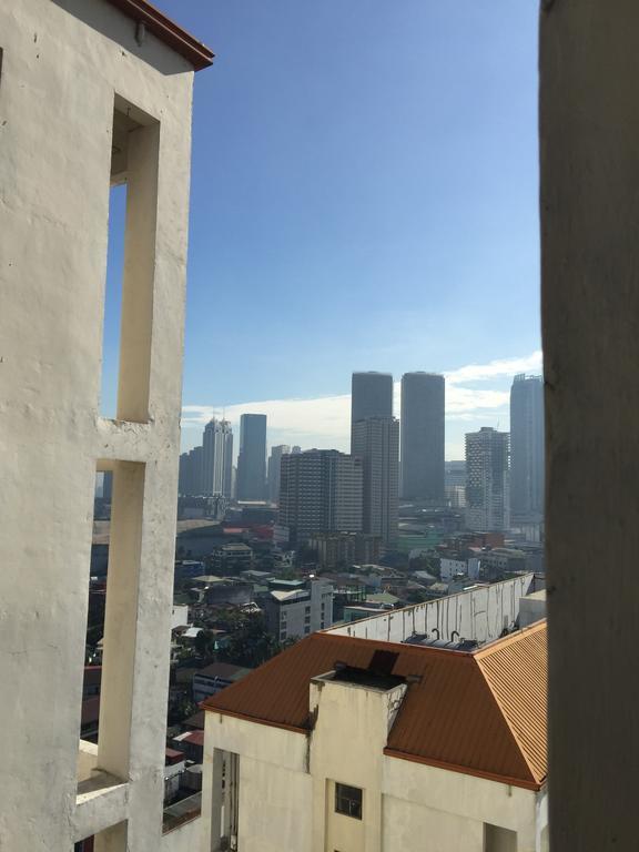 California Garden Square Apartment Manila