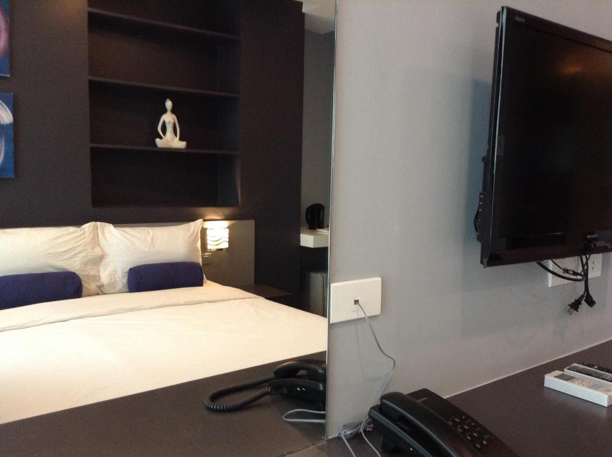 Li Nakpil 3*