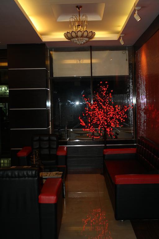 Hotel Crown Palace 3*