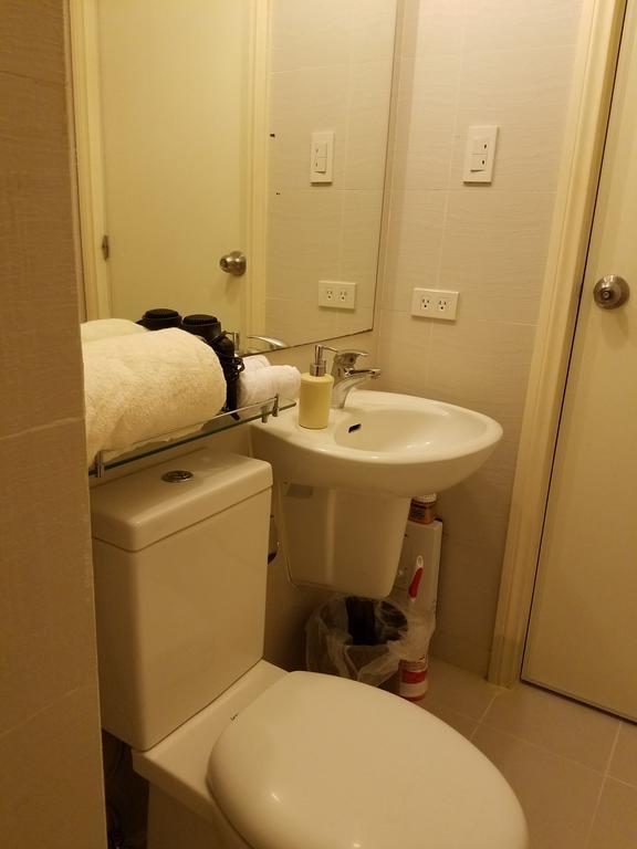 Azure Urban  1 Bedroom Free Parking Apartment *