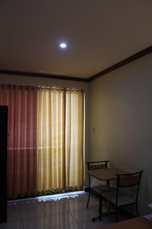 Hotel M 2*