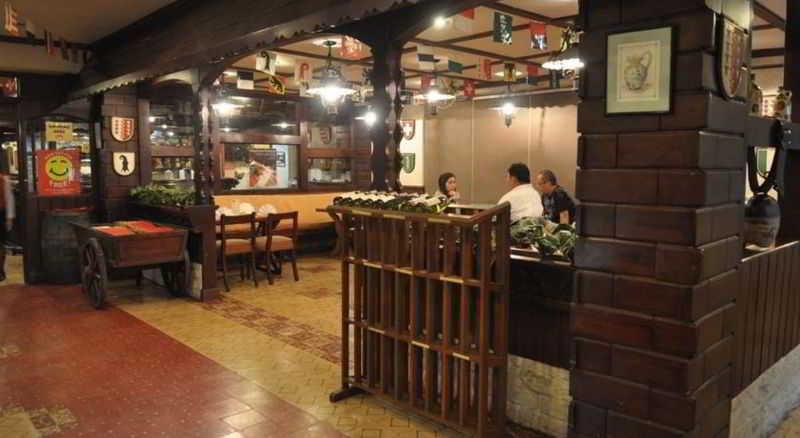 Hotel Garden Plaza And