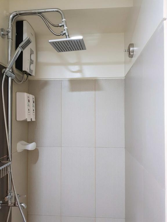 Apartment Studio Unit At The Breeze Residences