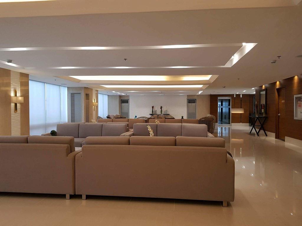 Studio Unit At The Breeze Residences * Manila