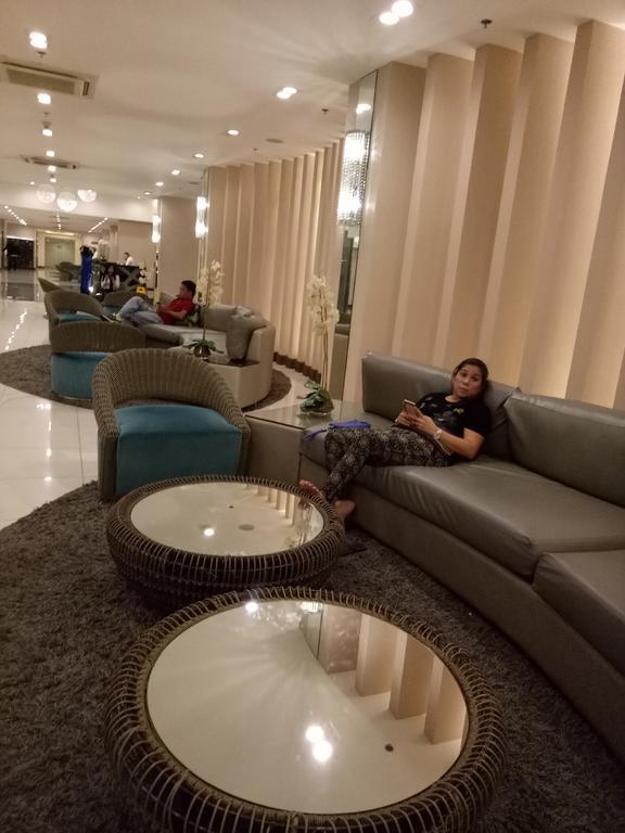 Chin's Place Sea Residences Moa Apartment Manila