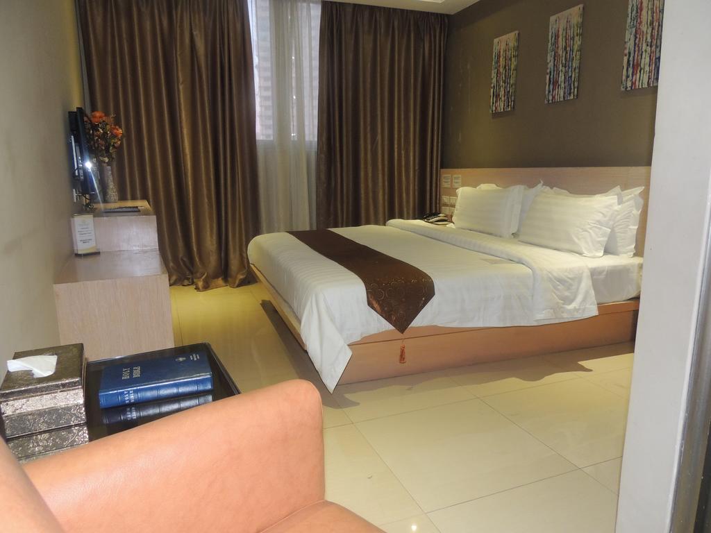 Hotel Dela Manila
