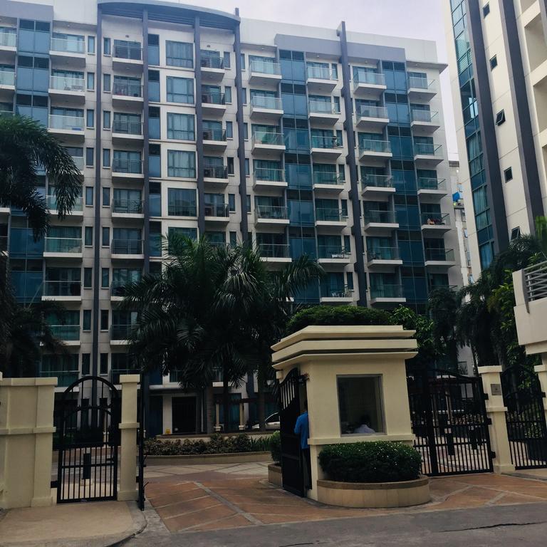 Prs At One Palm Tree Near Airport Manila