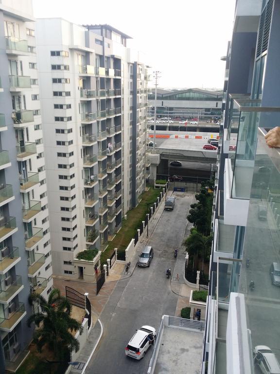 Apartment Palm Tree Near Mnl Airport Terminal 3 By Elr *