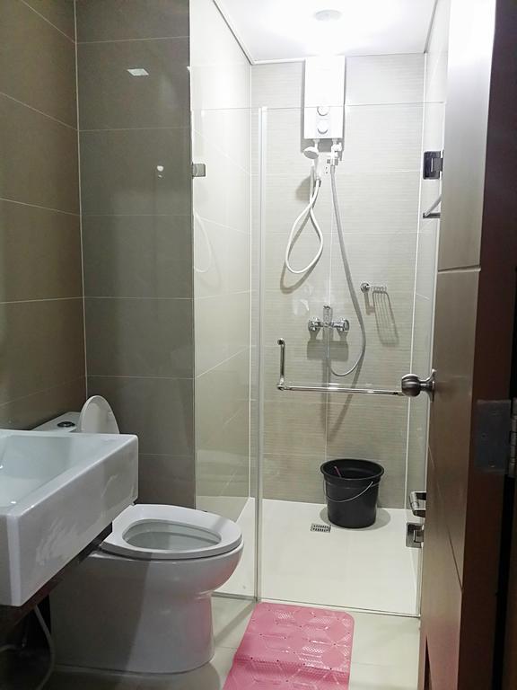 Apartment Palm Tree Near Mnl Airport Terminal 3 By Elr Manila