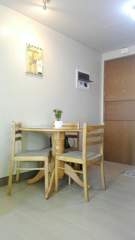 Apartment Palm Tree Near Mnl Airport Terminal 3 By Elr Manila
