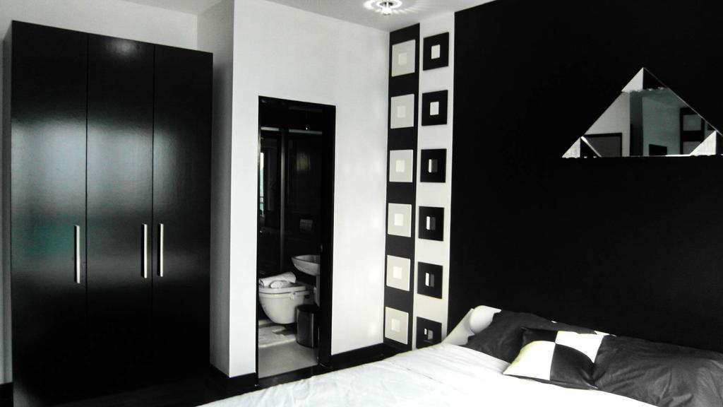 Modern Luxury Lower Penthouse Unit Apartment