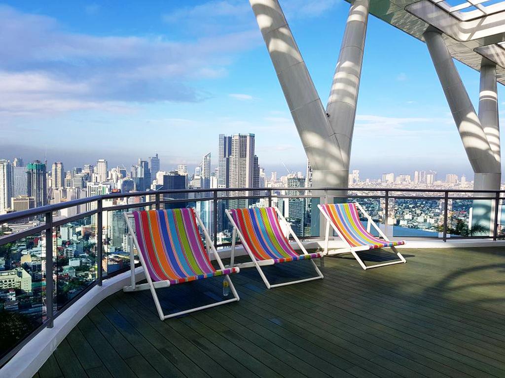 Modern Luxury Lower Penthouse Unit Apartment Manila
