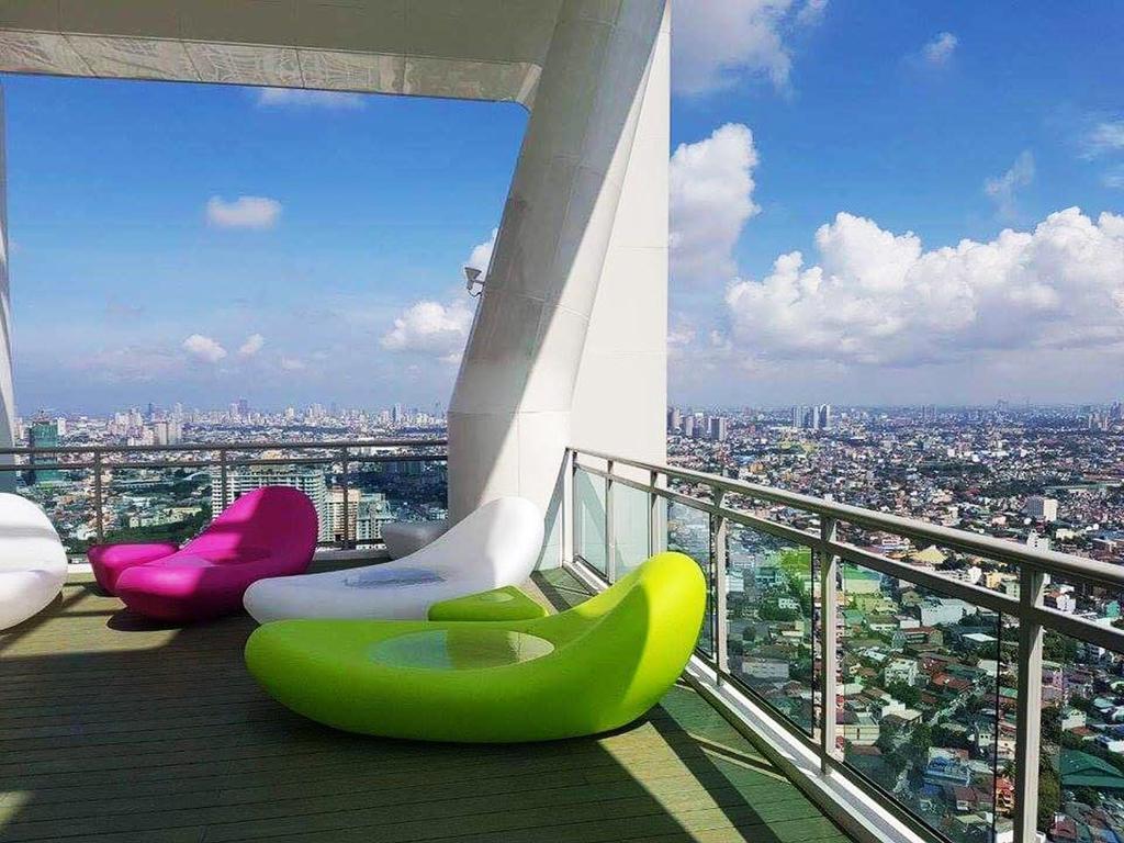 Modern Luxury Lower Penthouse Unit * Manila