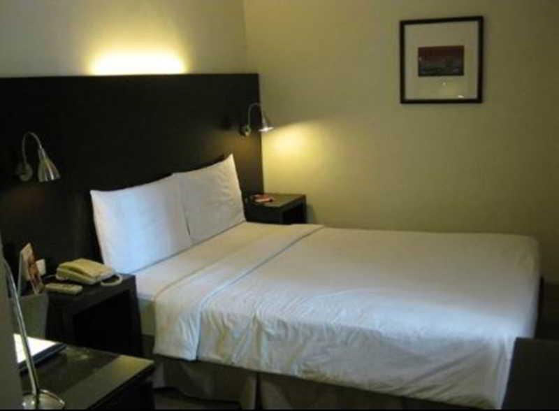 Pearl Lane Hotel