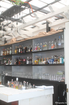 Tambayan Capsule & Bar Hostel Manila
