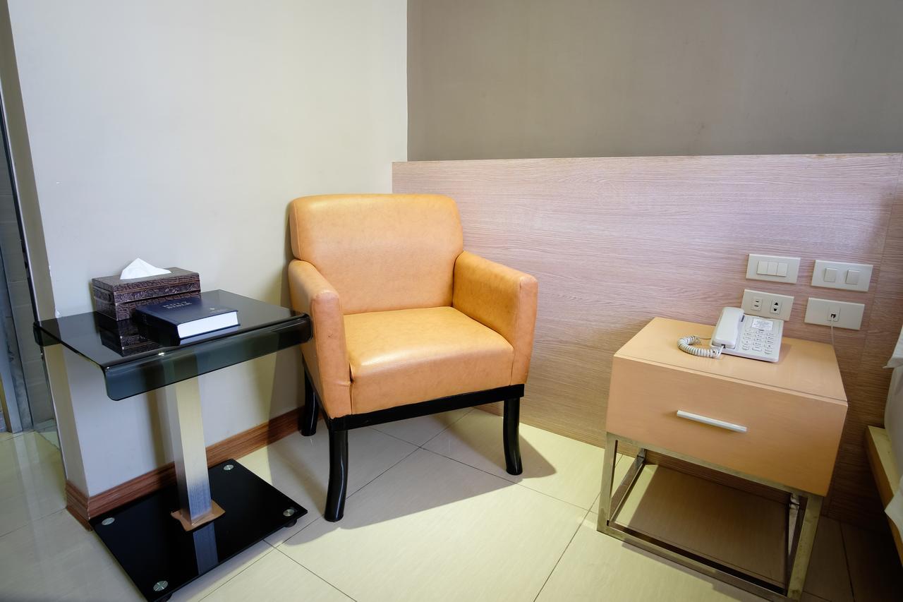Zen Premium Dela Chambre Hotel Manila Hotel 3*