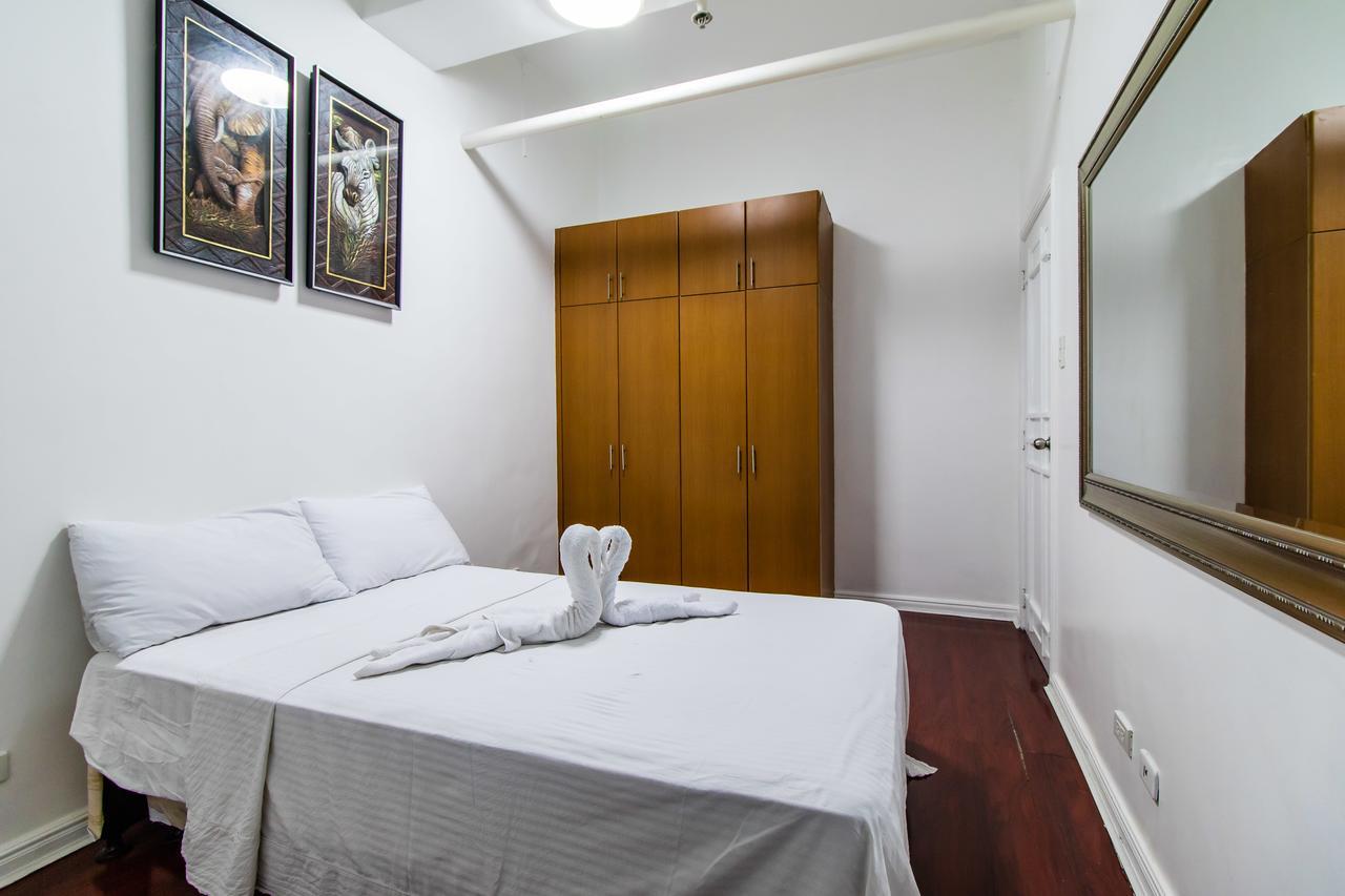 Luxury Spacious 2br In Salcedo Village Manila
