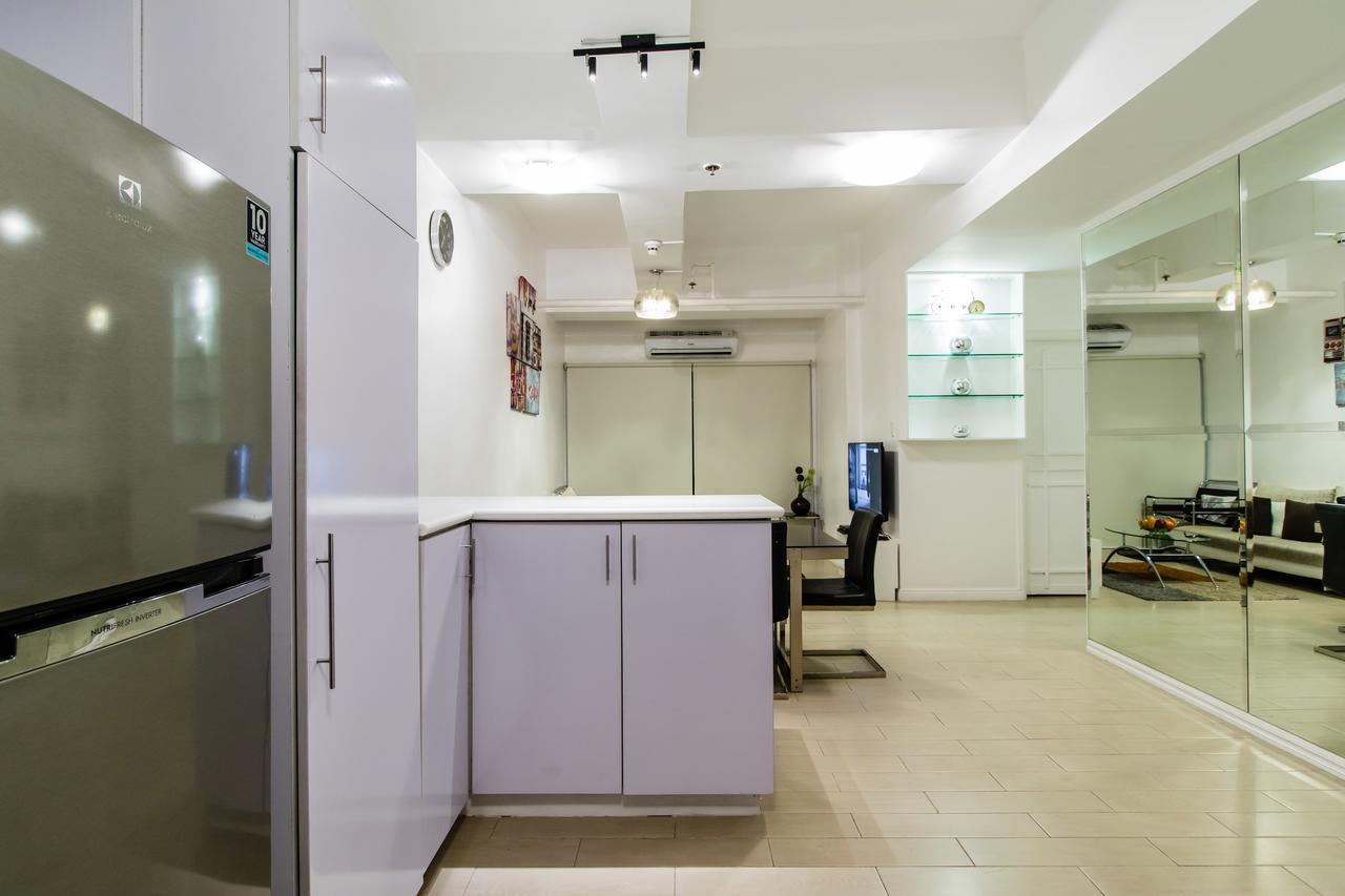 Luxury Spacious 2br In Salcedo Village Apartment