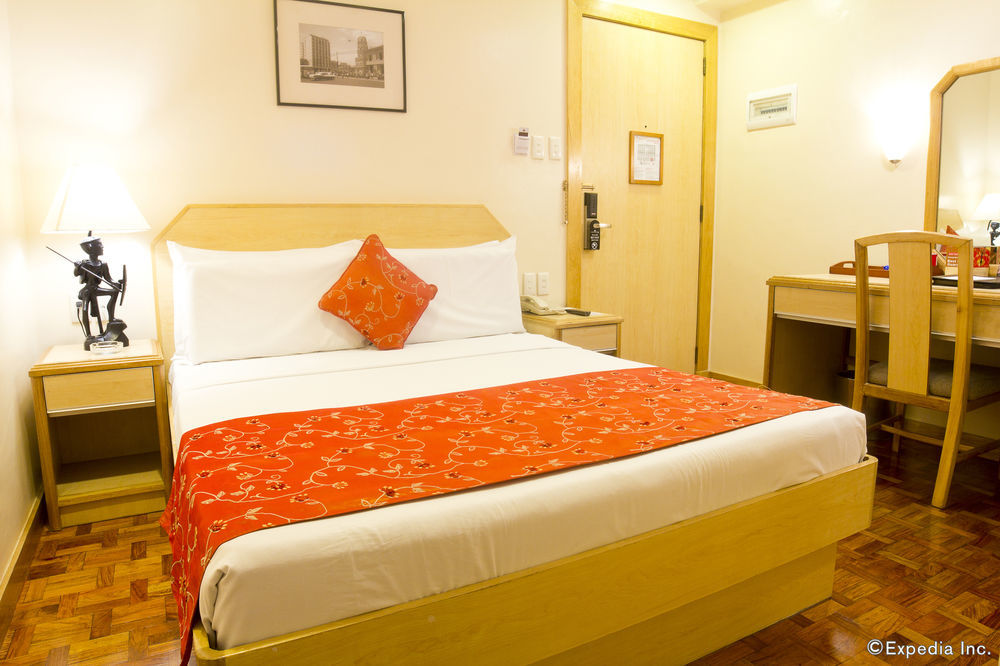 Lotus Hotel 3*
