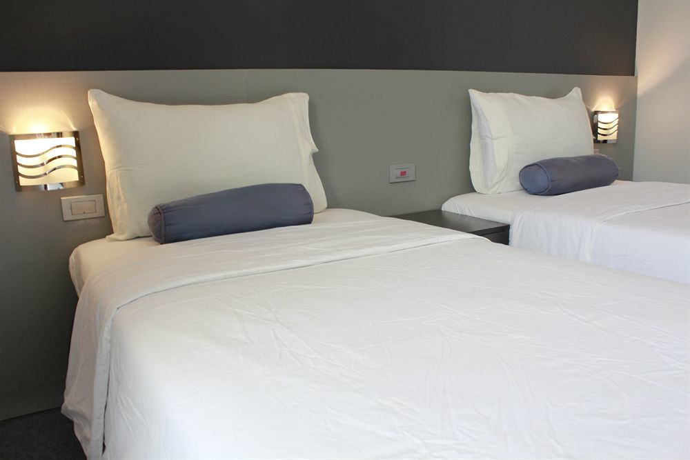 Li Nakpil 3* Manila