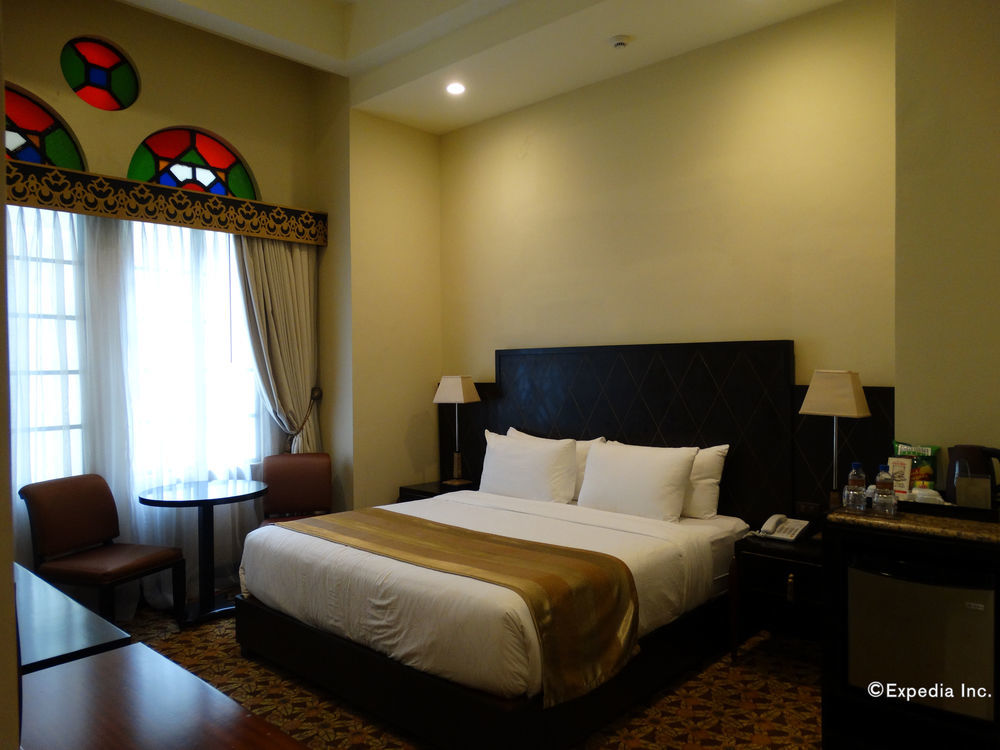 The Luneta Hotel