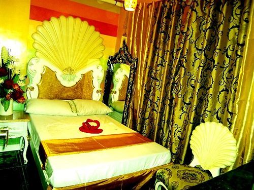 Venetian 3*