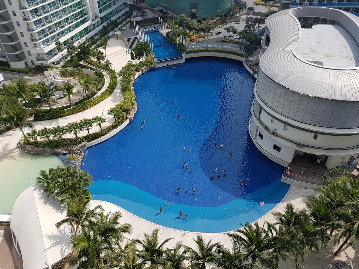 Maui Condotel Azure * Manila