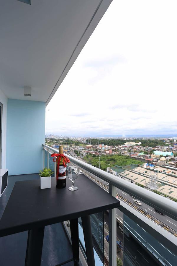 Maui Condotel Azure Apartment Manila