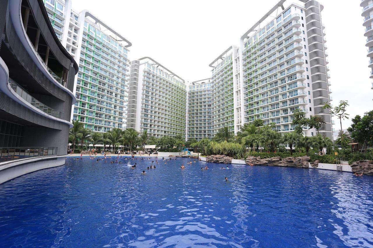 Maui Condotel Azure Manila