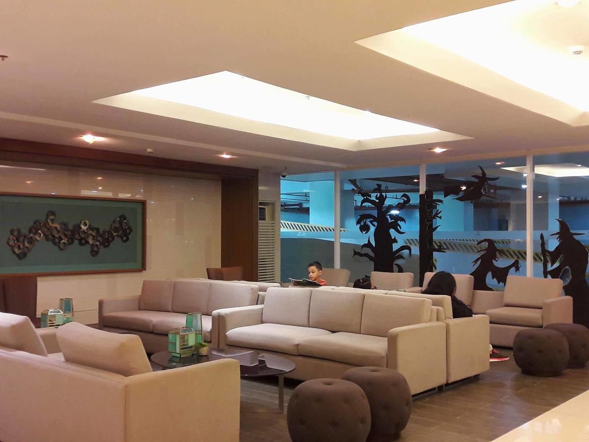 De Luxe, Standard And -the Breeze Residences-close To Airport,mall Of Asia, Us Embassy *
