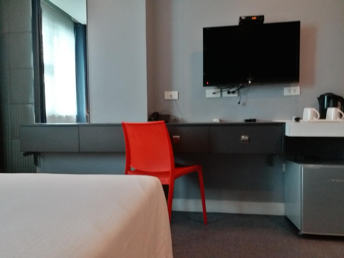 Li Nakpil 3* Manila