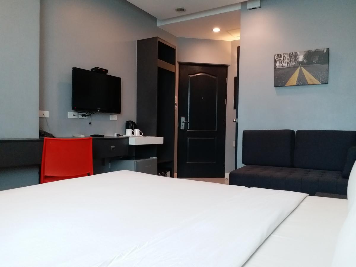 Li Nakpil 3*